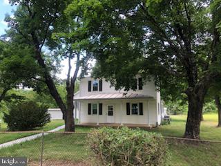 4582 Fort Valley Road Fort Valley, VA 22652 - Photo 5 of 37 Front View of the house