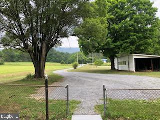 4582 Fort Valley Road Fort Valley, VA 22652 - Photo 10 of 37 Looking out the front