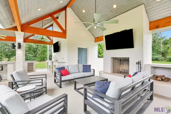 $845,000 | 8196 Wildwood Drive, Denham Springs, LA 70706