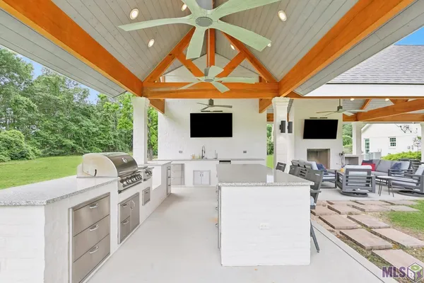 $845,000 | 8196 Wildwood Drive, Denham Springs, LA 70706