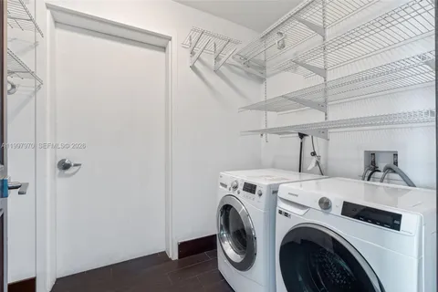 $1,130,000 | 900 Biscayne Boulevard, Unit 3502, Miami, FL 33132