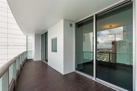 $1,130,000 | 900 Biscayne Boulevard, Unit 3502, Miami, FL 33132