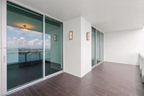 $1,130,000 | 900 Biscayne Boulevard, Unit 3502, Miami, FL 33132