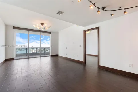 $1,130,000 | 900 Biscayne Boulevard, Unit 3502, Miami, FL 33132