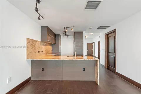 $1,130,000 | 900 Biscayne Boulevard, Unit 3502, Miami, FL 33132