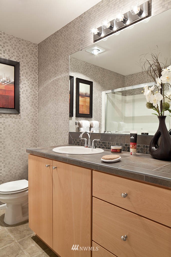 6552 High Point Drive Southwest, Unit 2 4 Seattle, WA 98126 - Photo 6 of 9 Gallery Image 6