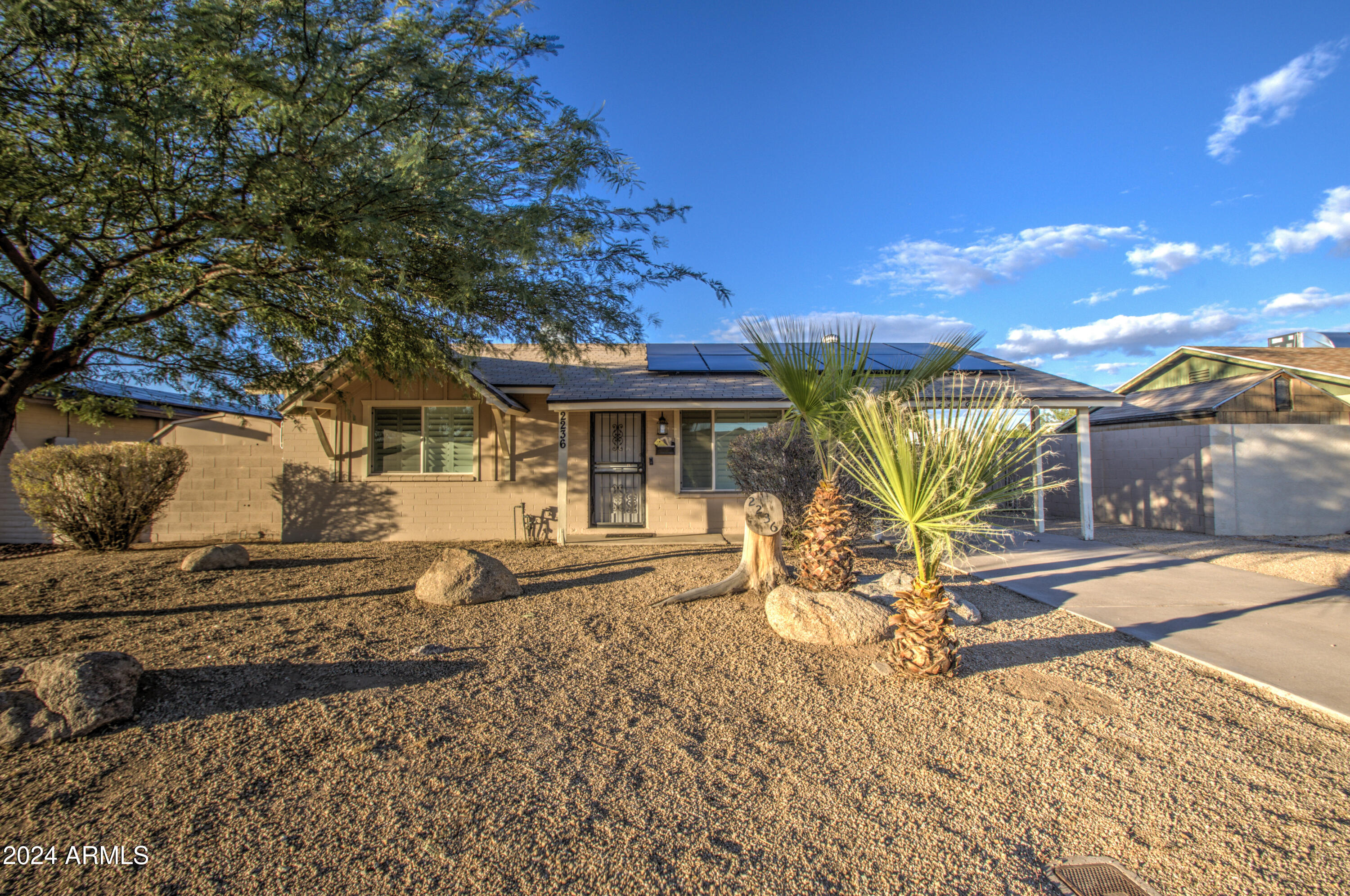 2236 West Wethersfield Road Phoenix, AZ 85029 - Photo 4 of 32 Front 4