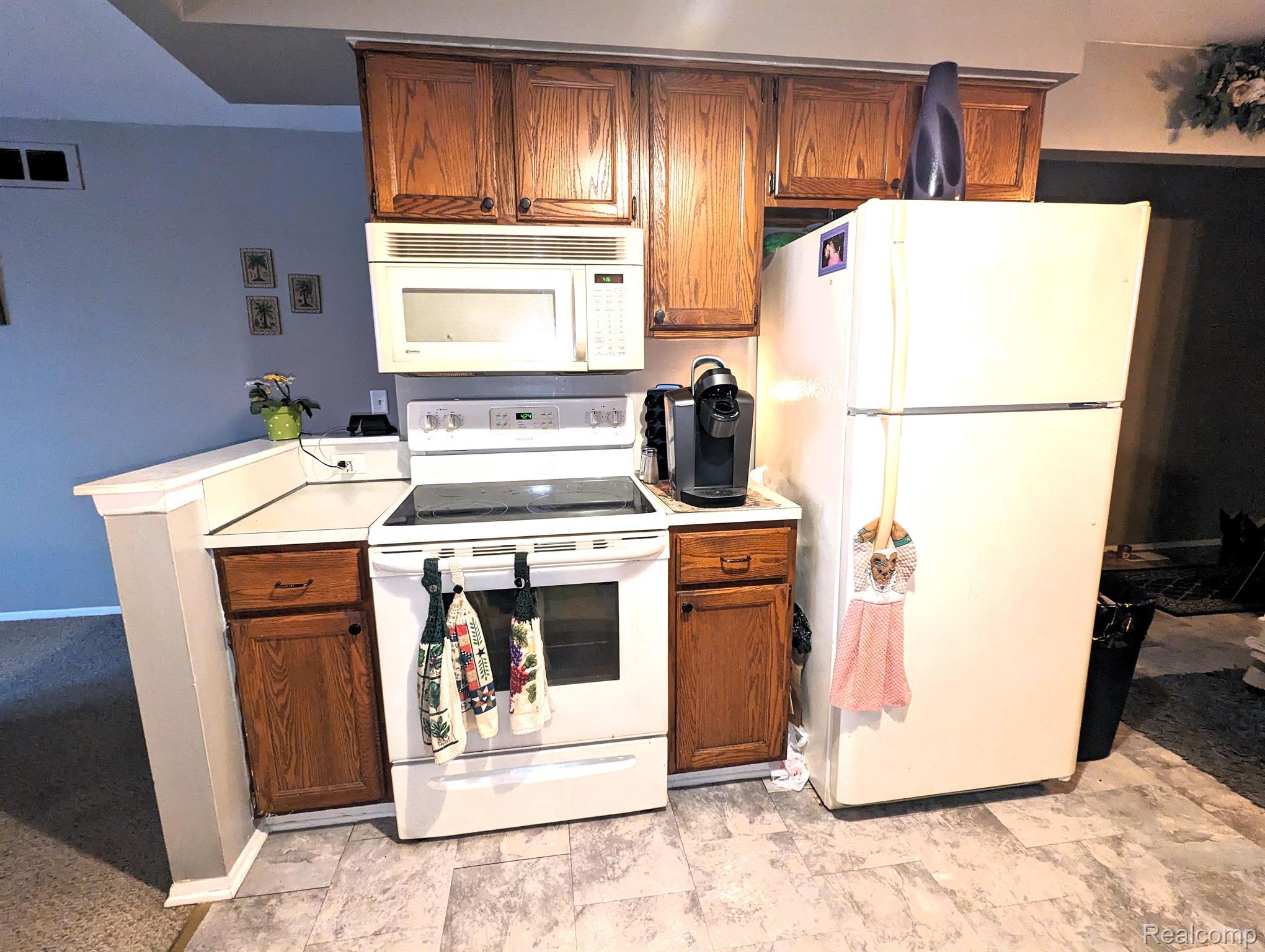 57287 Beaconsfield Road, Unit 36 Washington, MI 48094 - Photo 5 of 15 Appliances included