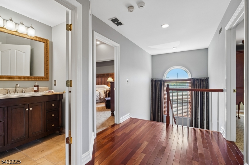 57 Southgate Road New Providence, NJ 07974 - Photo 17 of 35