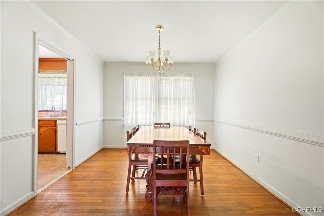43 Franktown Road Hampton, VA 23663 - Photo 26 of 47 Dining space featuring a chandelier, crown molding