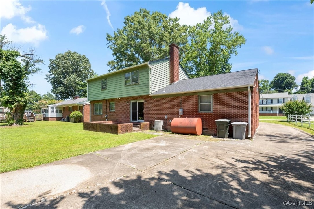 43 Franktown Road Hampton, VA 23663 - Photo 7 of 47 Back of house featuring heating fuel, brick siding