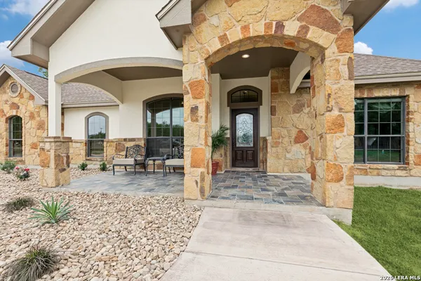 $549,000 | 18425 Kinney Road, Atascosa, TX 78002