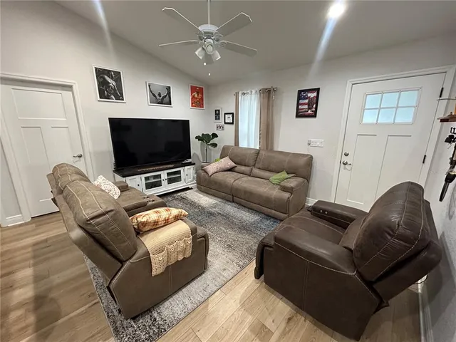 $1,850 | 10095 Southeast 162nd Court, Ocklawaha, FL 32179