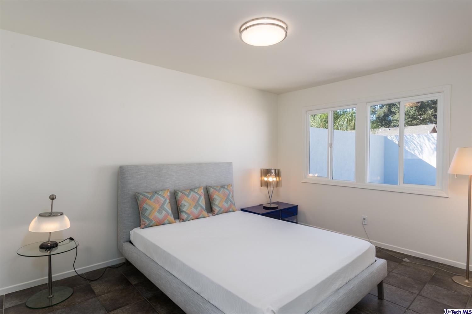 1403 Navarro Avenue Pasadena, CA 91103 - Photo 14 of 32