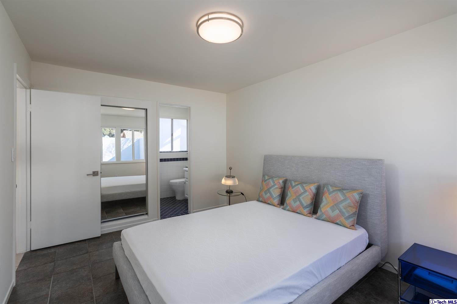 1403 Navarro Avenue Pasadena, CA 91103 - Photo 15 of 32