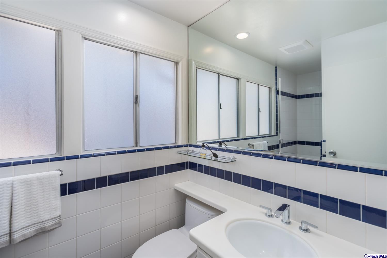 1403 Navarro Avenue Pasadena, CA 91103 - Photo 16 of 32