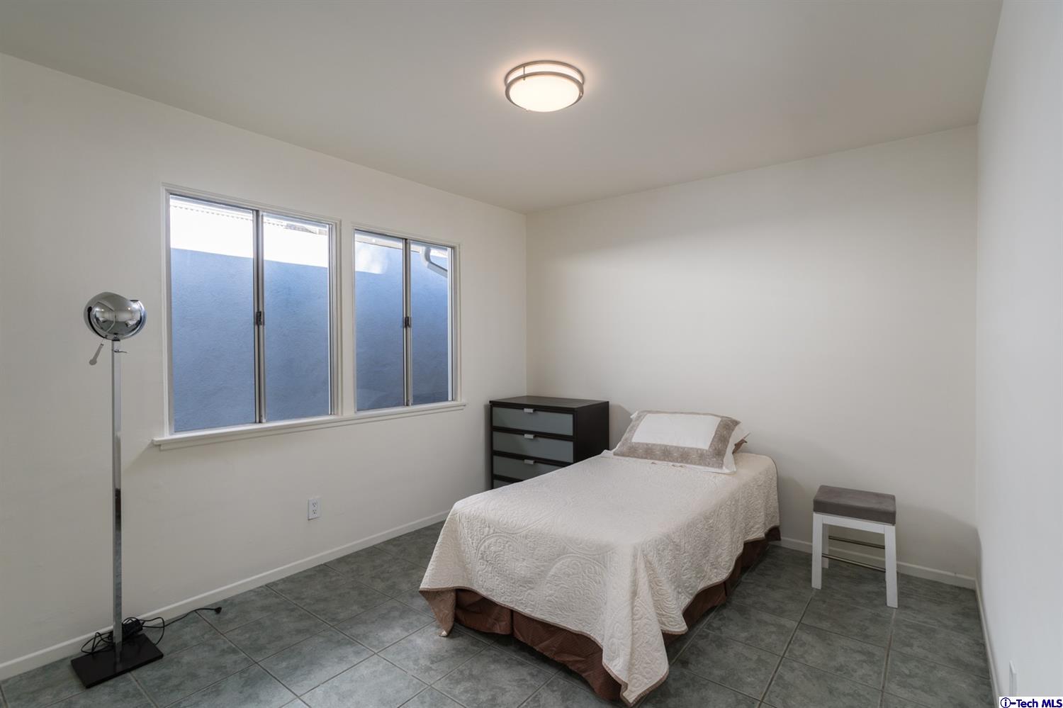 1403 Navarro Avenue Pasadena, CA 91103 - Photo 19 of 32