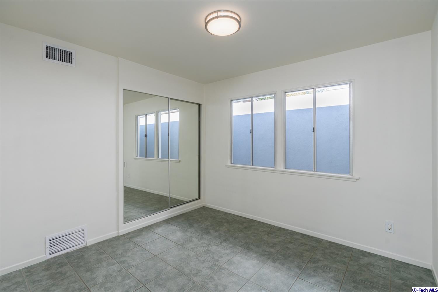 1403 Navarro Avenue Pasadena, CA 91103 - Photo 21 of 32