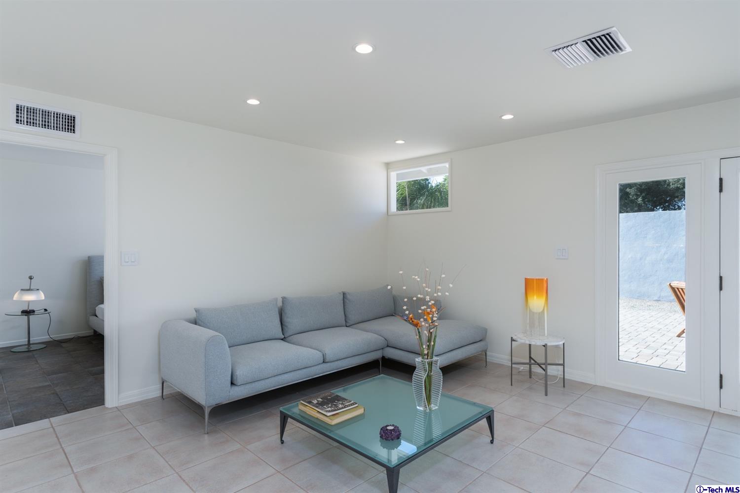 1403 Navarro Avenue Pasadena, CA 91103 - Photo 10 of 32