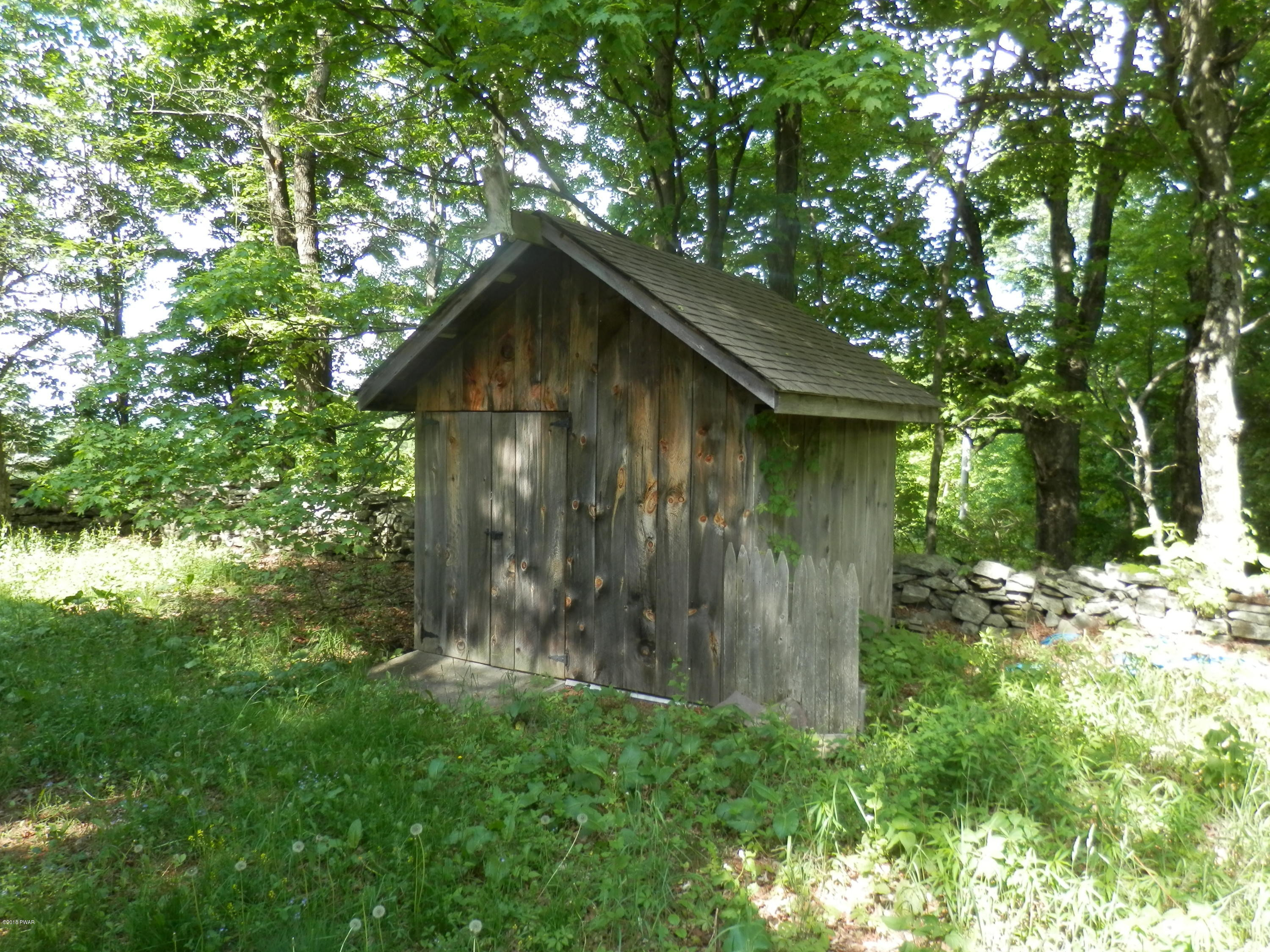 16 Floral Ridge Run Milanville, PA 18443 - Photo 23 of 26 GARDEN SHED