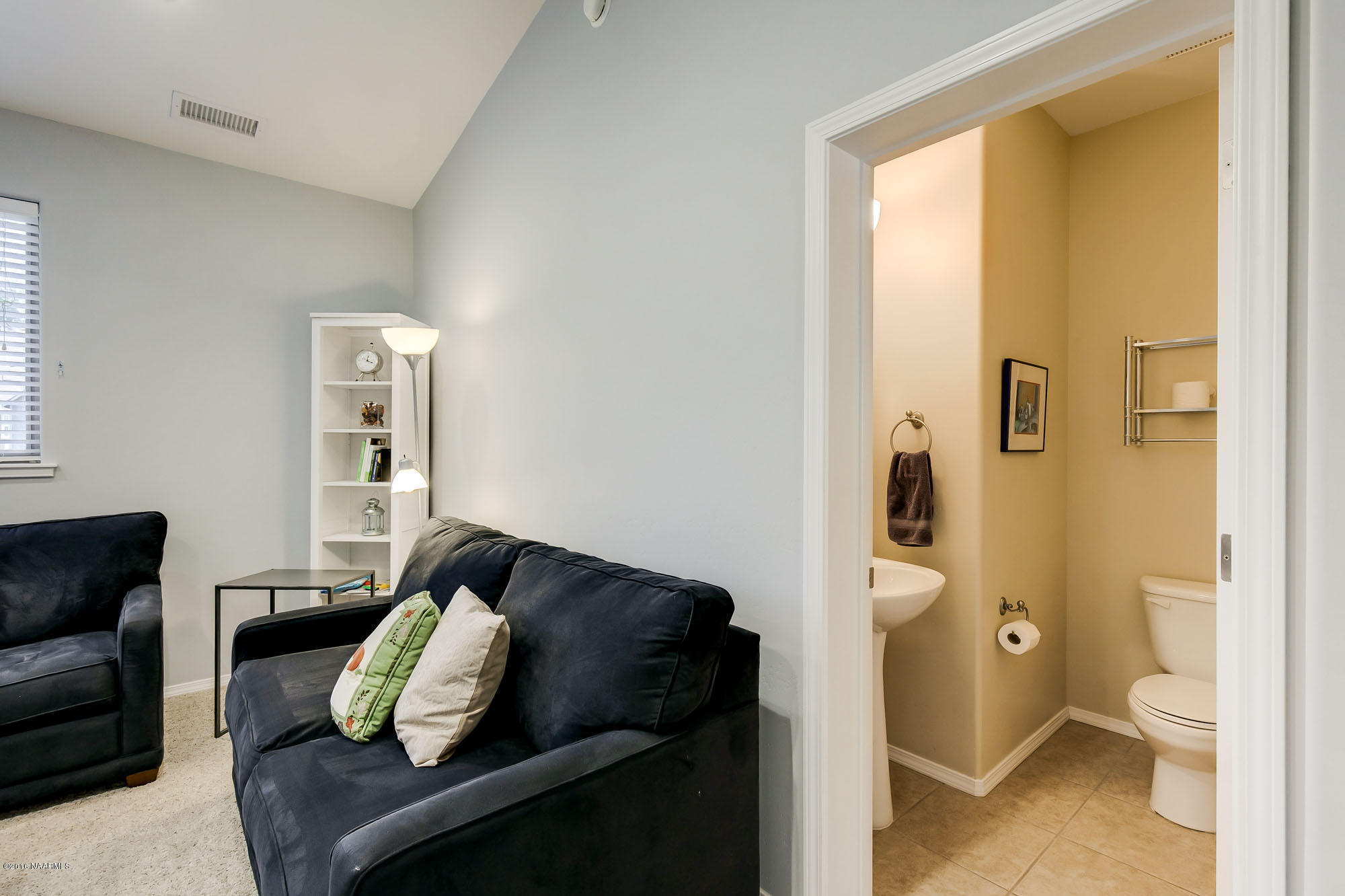 5013 South Topaz Road Flagstaff, AZ 86005 - Photo 10 of 38 1/2 Bath