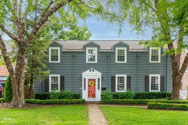$700,000 | 586 University Place, Grosse Pointe, MI 48230