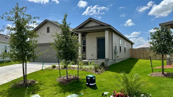$1,900 | 18200 Papuan Cove, Elgin, TX 78621