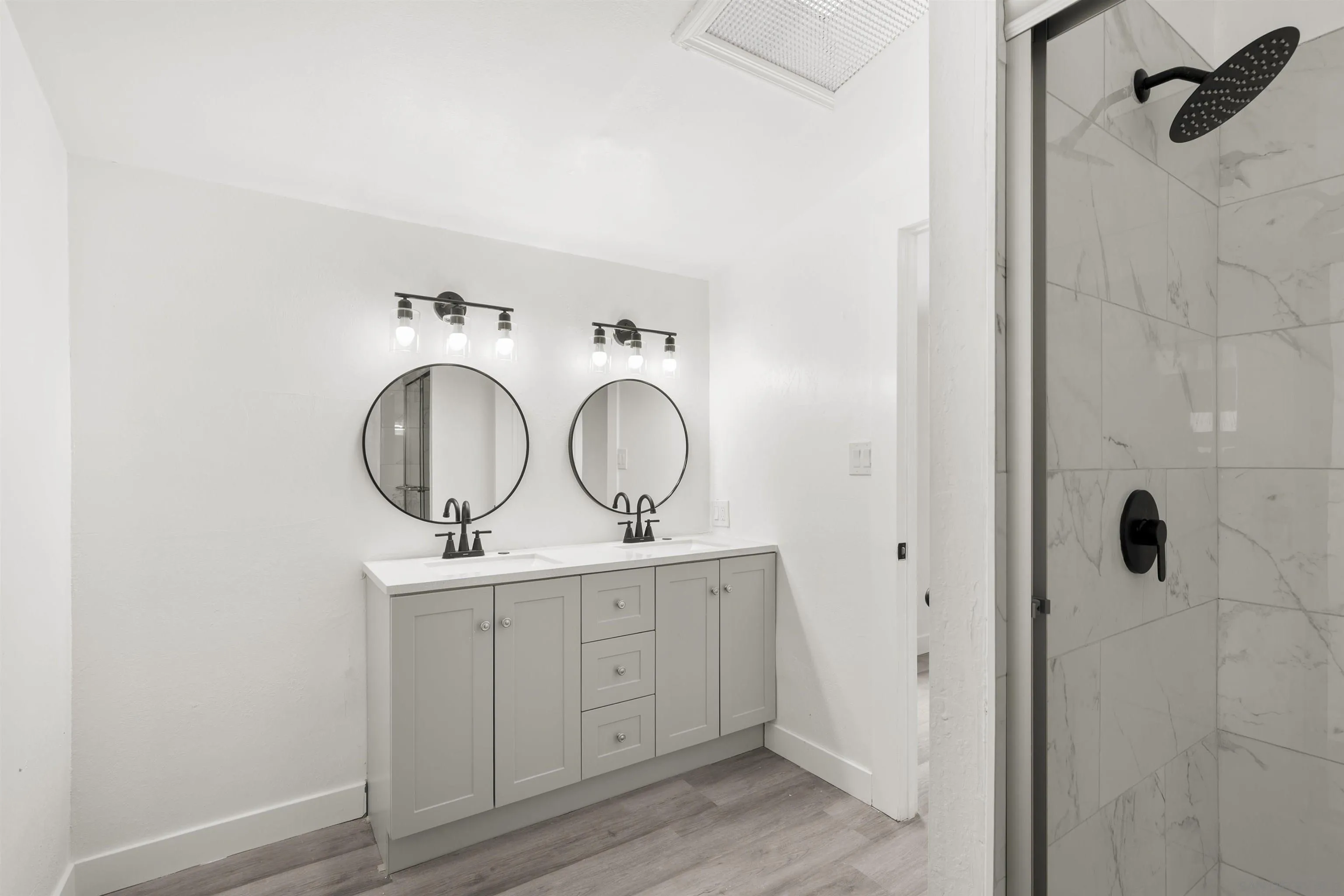 10767 Jamacha Boulevard, Unit SPC 62 Spring Valley, CA 91978 - Photo 14 of 25 a bathroom with a sink and a mirror