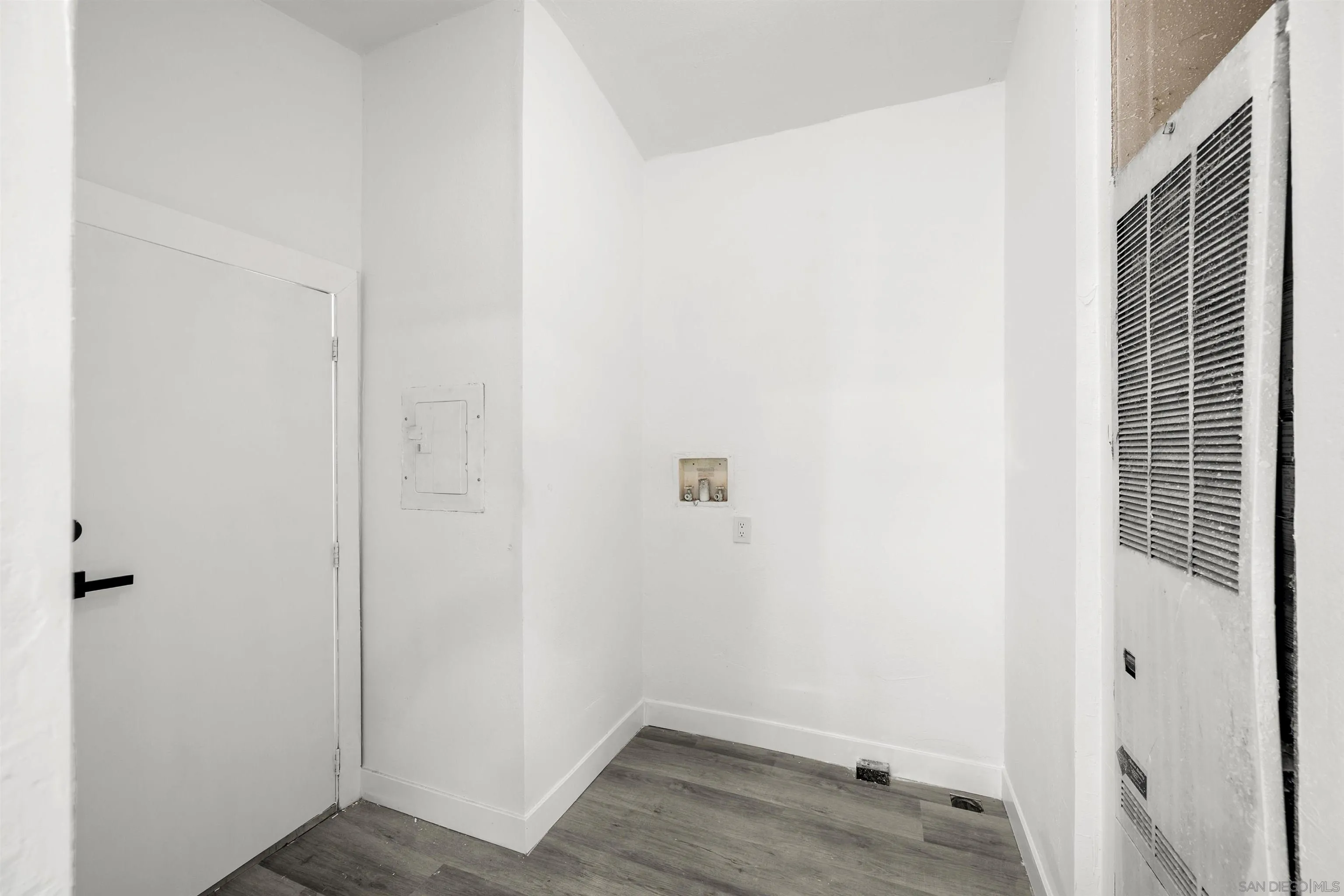 10767 Jamacha Boulevard, Unit SPC 62 Spring Valley, CA 91978 - Photo 22 of 25 a view of small space with wooden floor