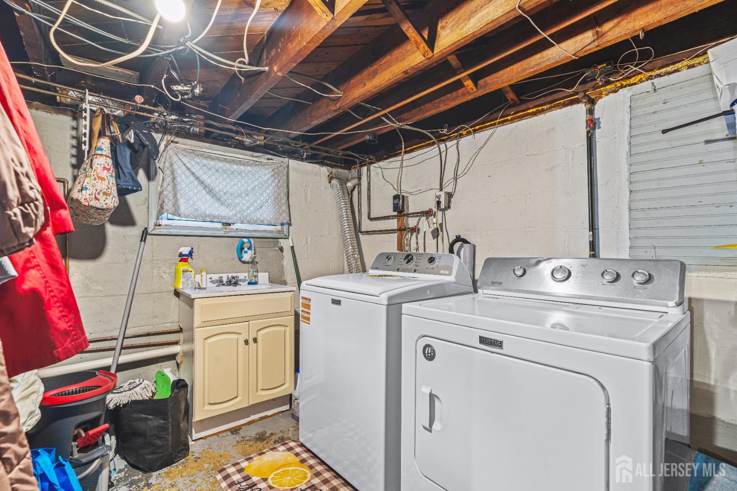 305 Penfield Place Dunellen, NJ 08812 - Photo 35 of 53 a utility room with dryer and washer