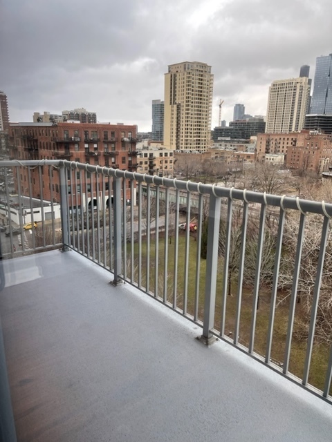 1600 South Prairie Avenue, Unit 904 Chicago, IL 60616 - Photo 13 of 19 a view of city from balcony