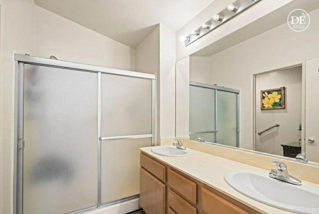 430 Stoney Point Way, Unit 129 Oceanside, CA 92058 - Photo 18 of 40 Primary Bath