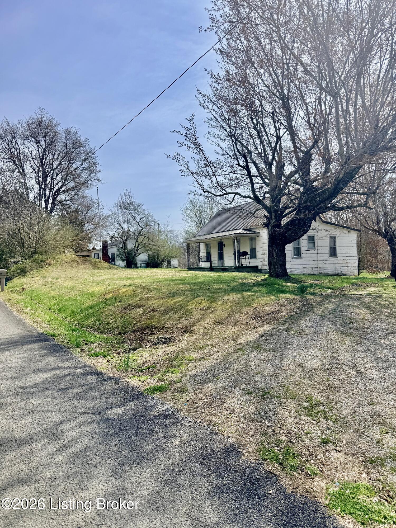 169 Braxton Road Jamestown, KY 42629 - Photo 2 of 20 IMG_5257