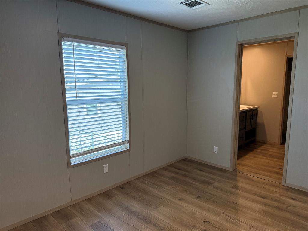 380 Valley Ridge Drive Jacksboro, TX 76458 - Photo 26 of 29 Bedroom 4