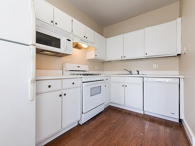 647 West Sheridan Road, Unit 7E Chicago, IL 60613 - Photo 13 of 20