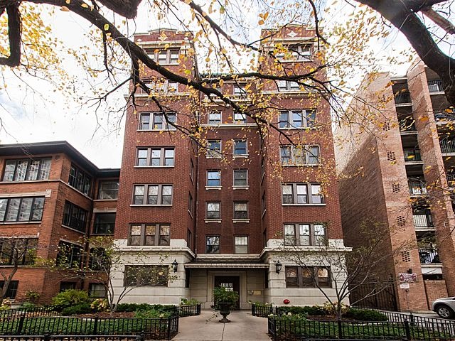 647 West Sheridan Road, Unit 7E Chicago, IL 60613 - Photo 2 of 20