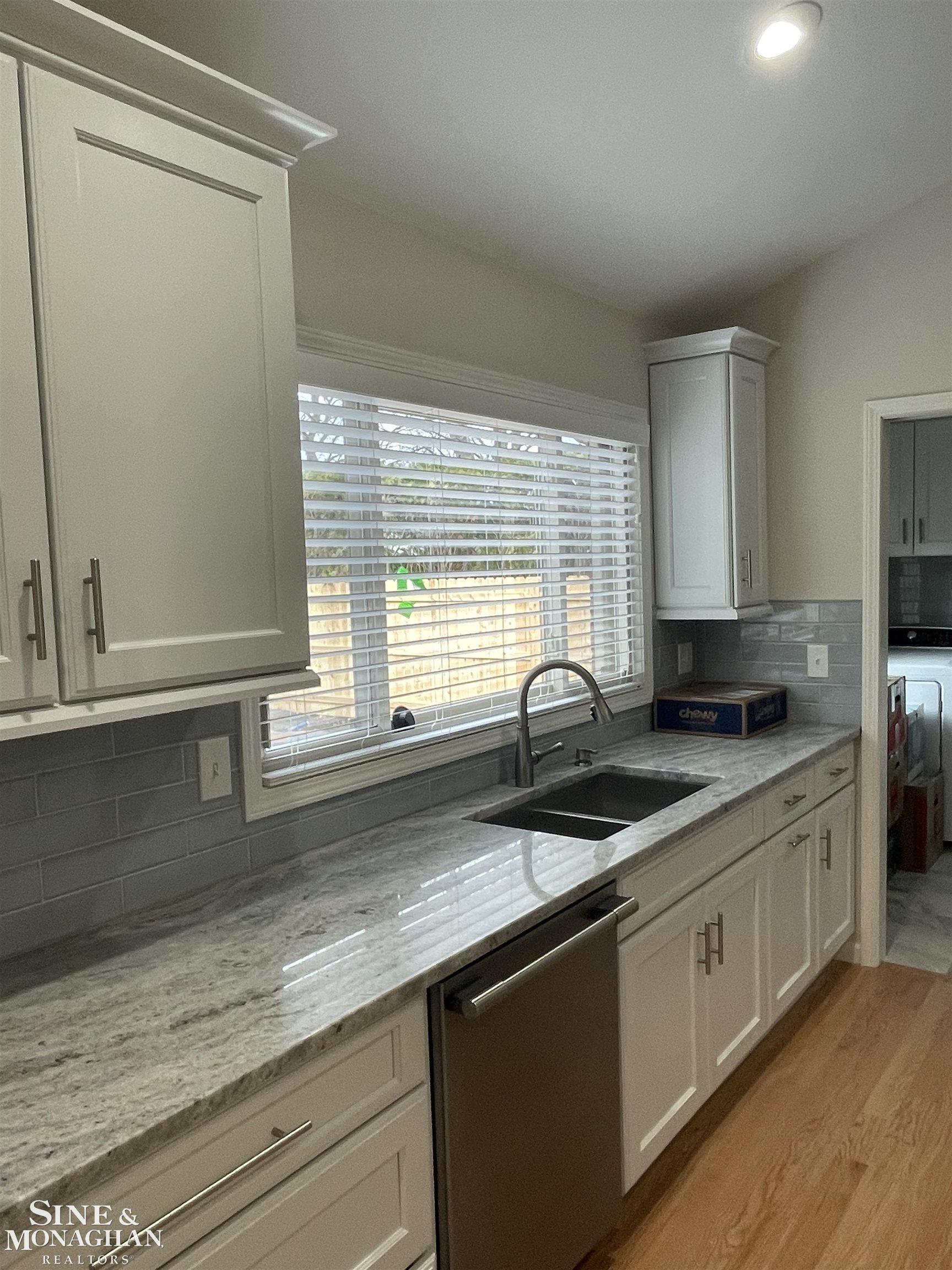 535 Hampton Road Grosse Pointe Woods, MI 48236 - Photo 12 of 13