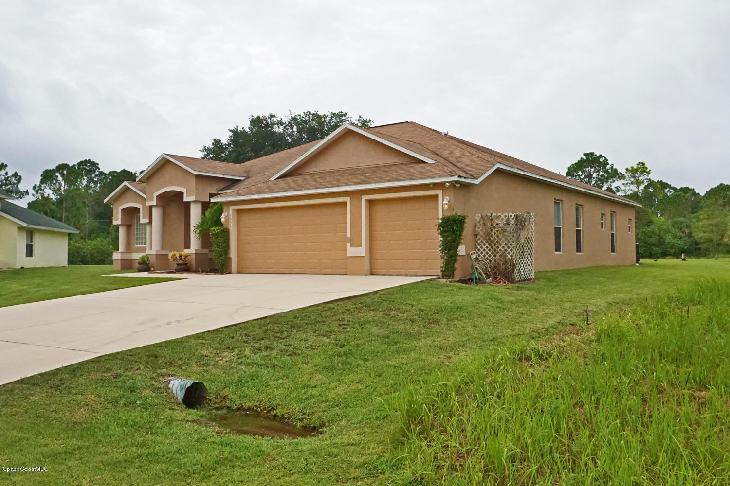 3052 Triangle Road Palm Bay, FL 32909 - Photo 13 of 49 3052 Triangle Rd-12