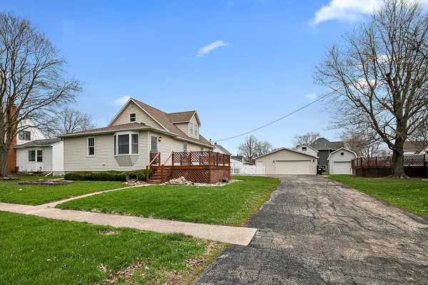 $249,900 | 203 East Lake Street, Ashkum, IL 60911