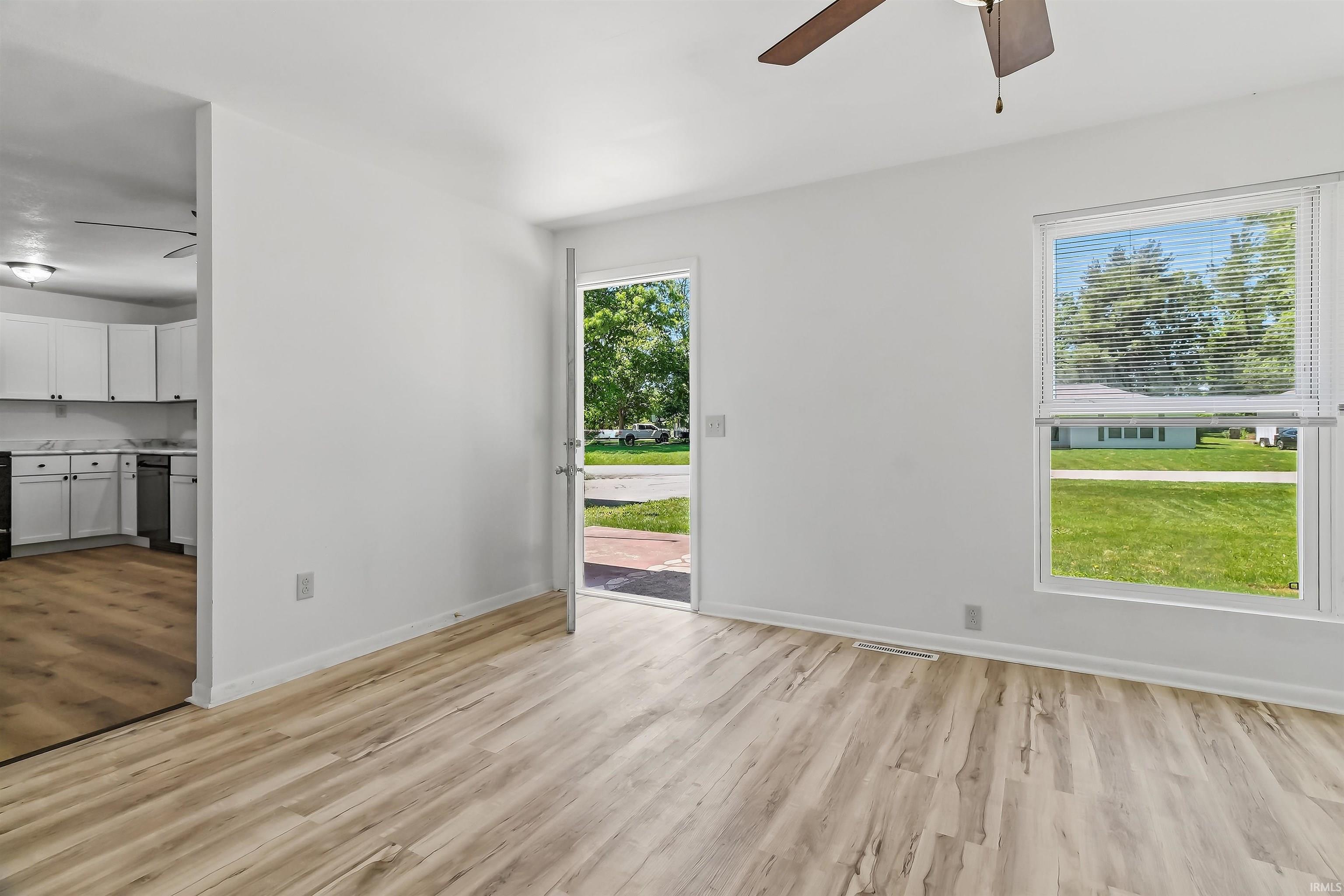 5915 South Delmar Road Marion, IN 46953 - Photo 3 of 29