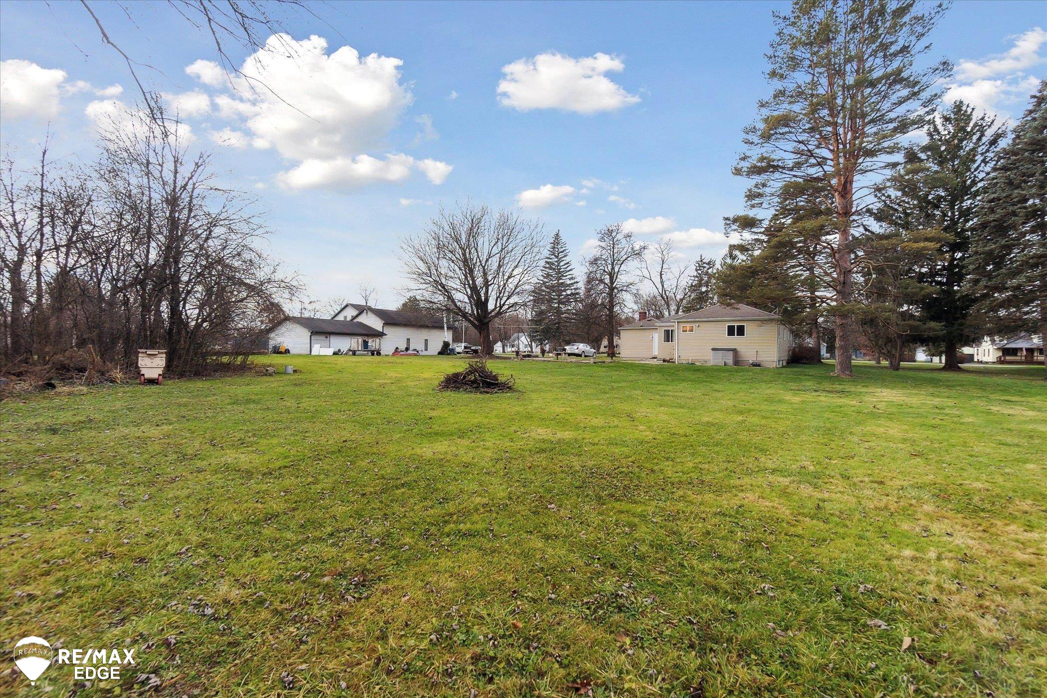 3218 North Center Road Flint, MI 48506 - Photo 33 of 34 50163928-bf1a2e16-6d6e-4cb7-b318-09ac7c7c69bf.JPG