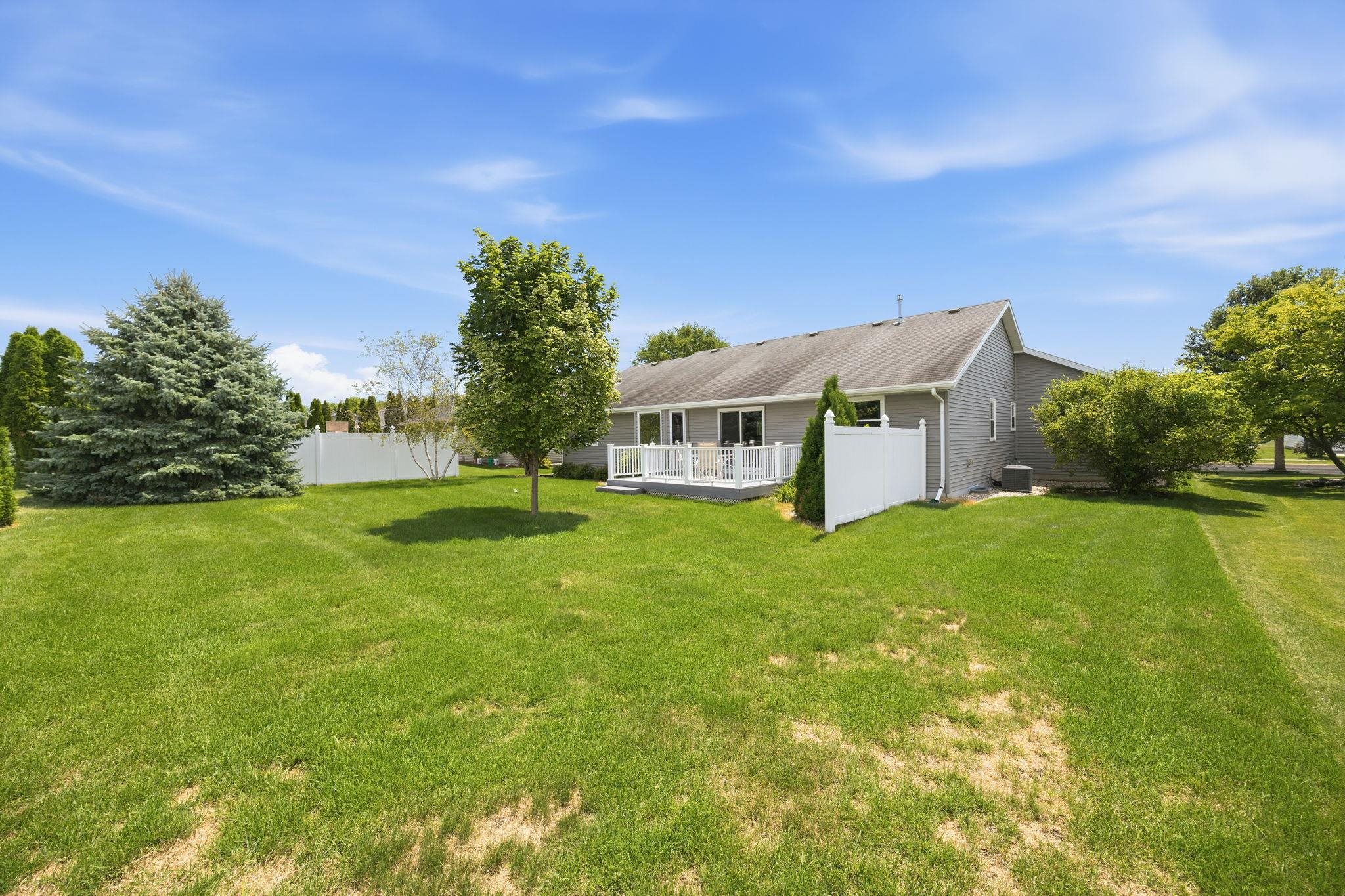 1532 Montclair Place Fort Atkinson, WI 53538 - Photo 35 of 47