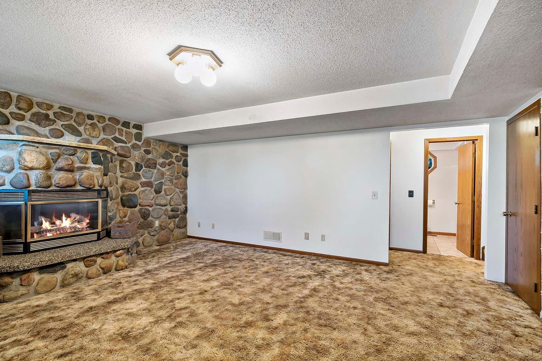 2130 198th Street West Faribault, MN 55021 - Photo 9 of 32