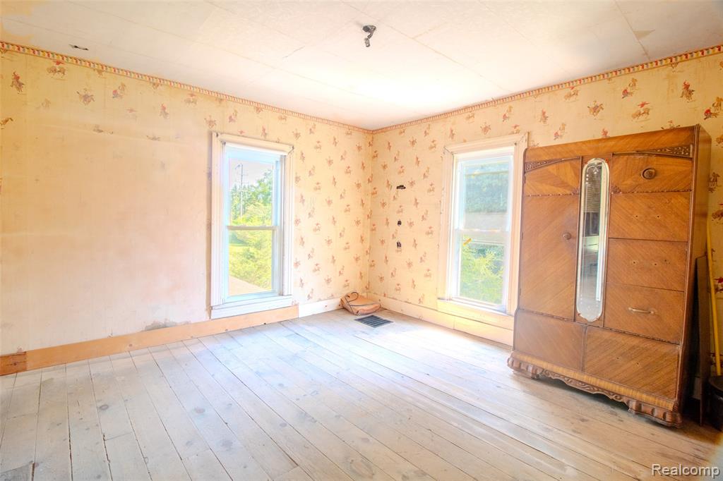 749 East Newburg Road Carleton, MI 48117 - Photo 31 of 43
