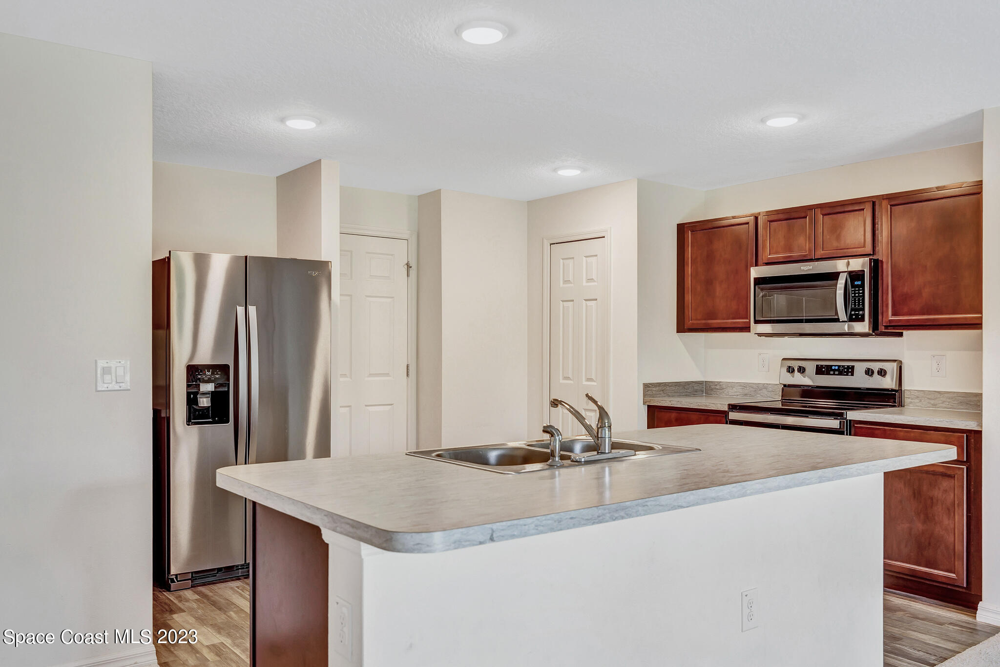 554 Octavius Road Southwest Palm Bay, FL 32908 - Photo 7 of 47 6O1A3992