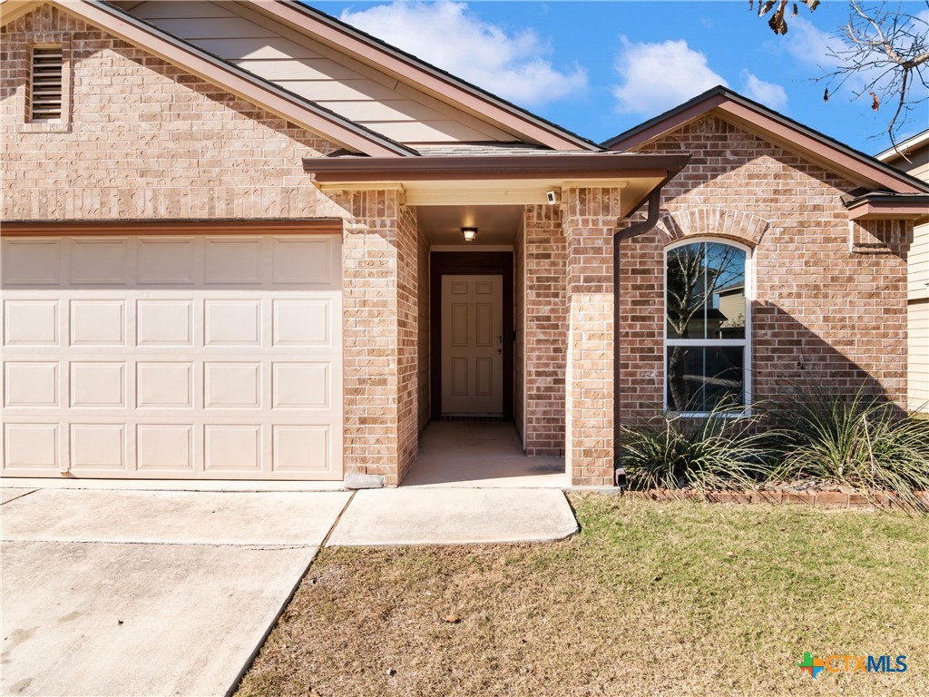 2231 Westover Loop New Braunfels, TX 78130 - Photo 28 of 35 a view of a house with a door and a window