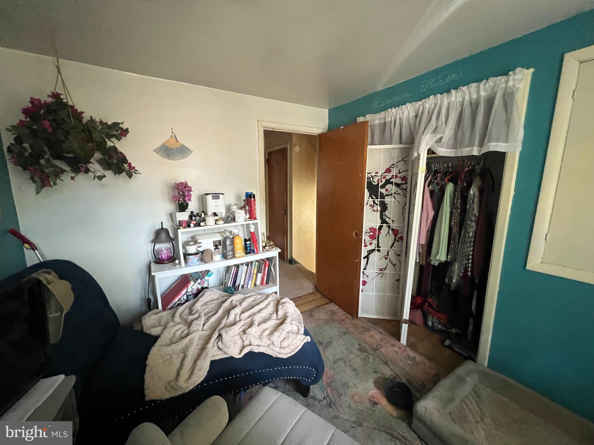 1346 Clarke Road Abington, PA 19001 - Photo 15 of 28 Cozy retreat with vibrant accents.