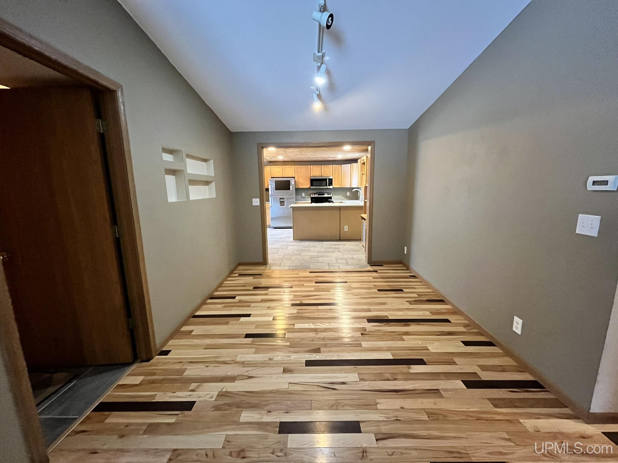 2724 Jackson Road Gulliver, MI 49840 - Photo 4 of 47
