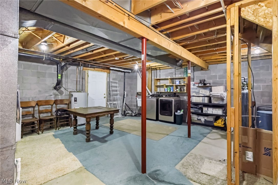 1720 Steiner Road Creston, OH 44217 - Photo 21 of 29 Basement featuring washing machine and clothes dryer