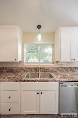 $1,850 | 1827 Whitney Street, Idaho Falls, ID 83402